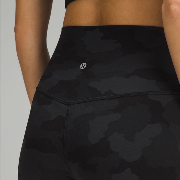 Lululemon Black Cropped Camouflage Leggings NWOT - Picture 3 of 5
